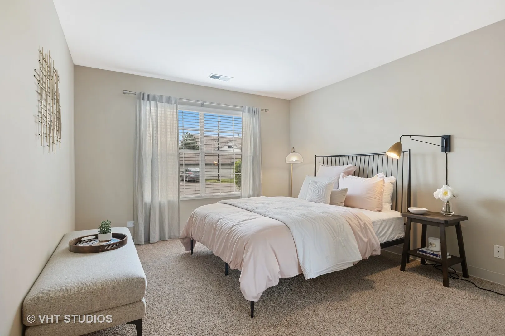 52 Sterling Cir, ,  60189, USA 60189-Wheaton-IL