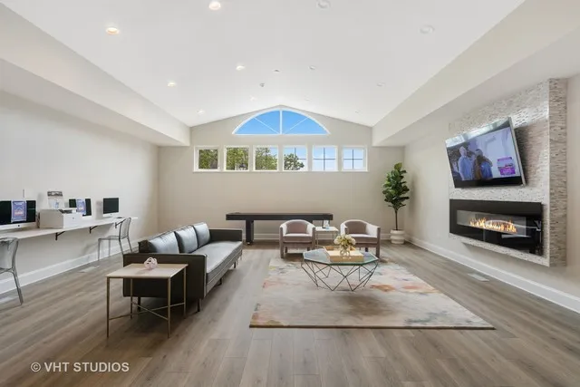95 Kensington Cir, ,  60189, USA 60189-Wheaton-IL