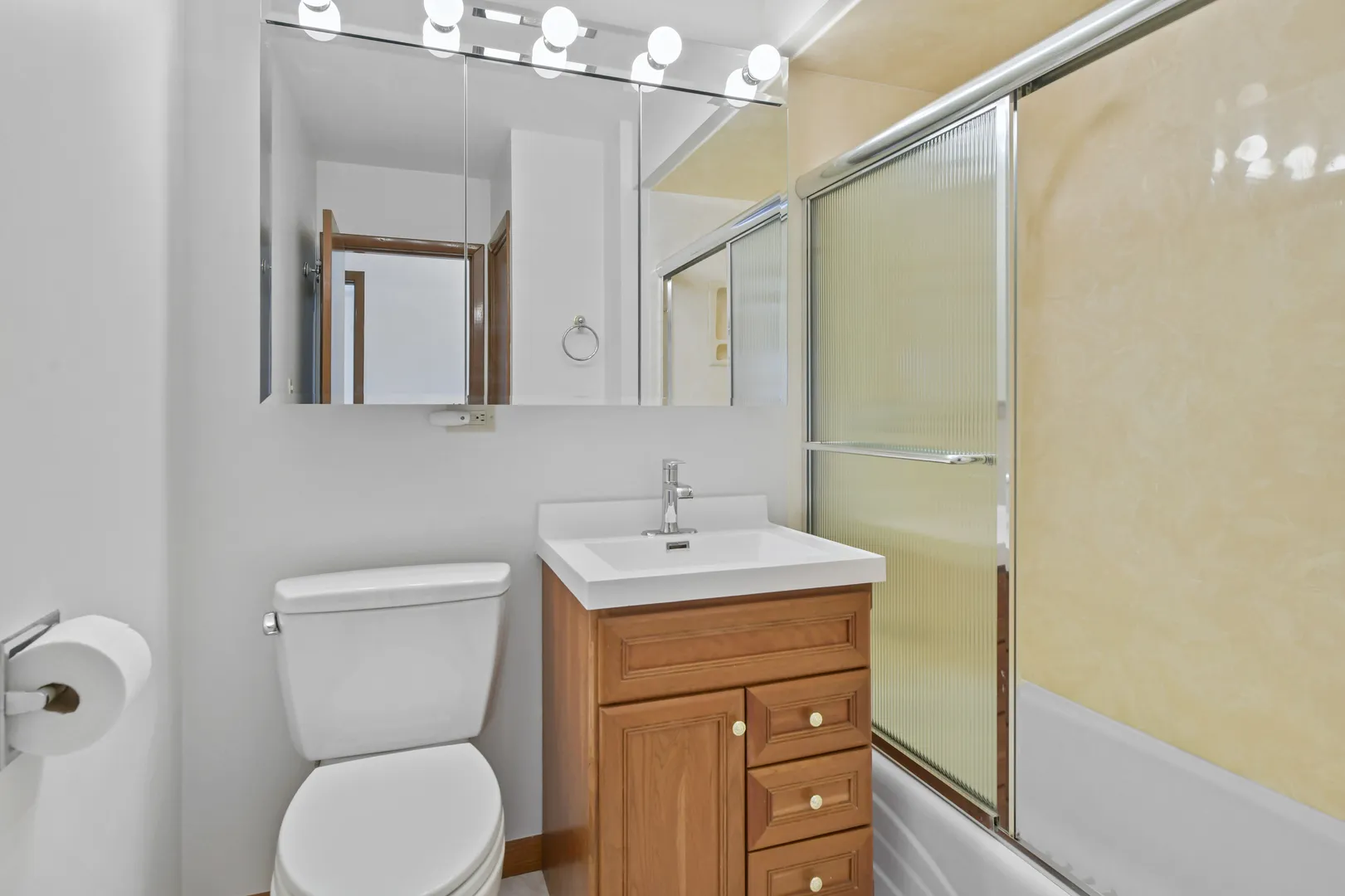 825 Ottawa Ave, ,  60068, USA 60068-Park Ridge-IL