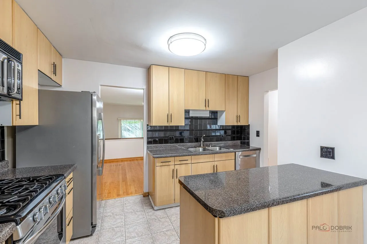 1013 Sussex Dr, ,  60062, USA 60062-Northbrook-IL