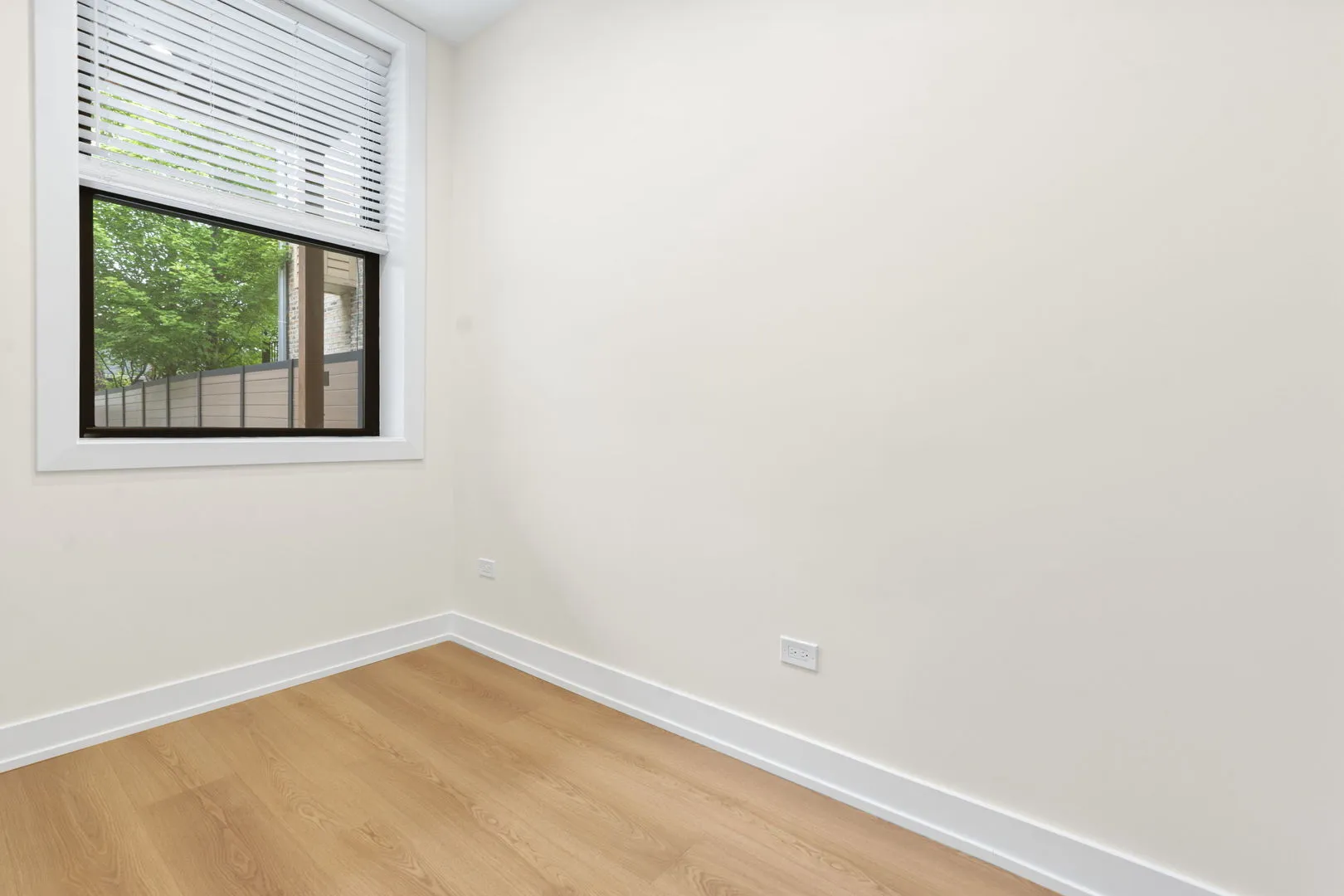 1246 W Bryn Mawr Ave, ,  60660, USA 60660-Chicago-IL