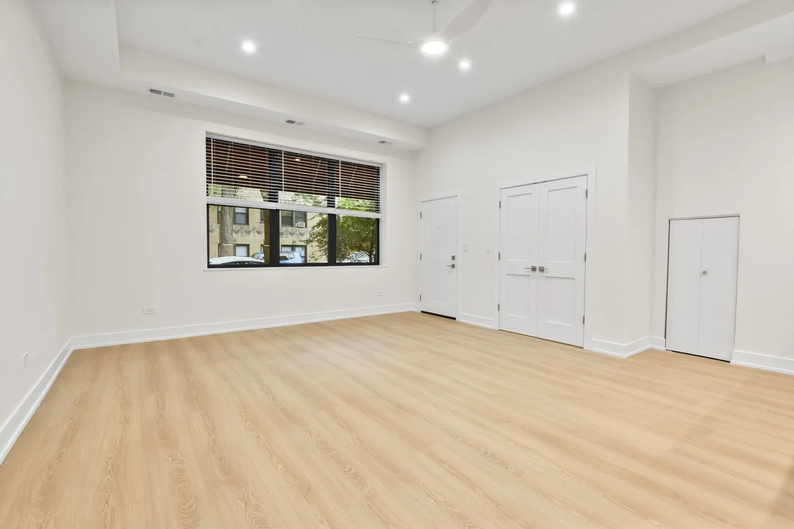 1246 W Bryn Mawr Ave, ,  60660, USA 60660-Chicago-IL