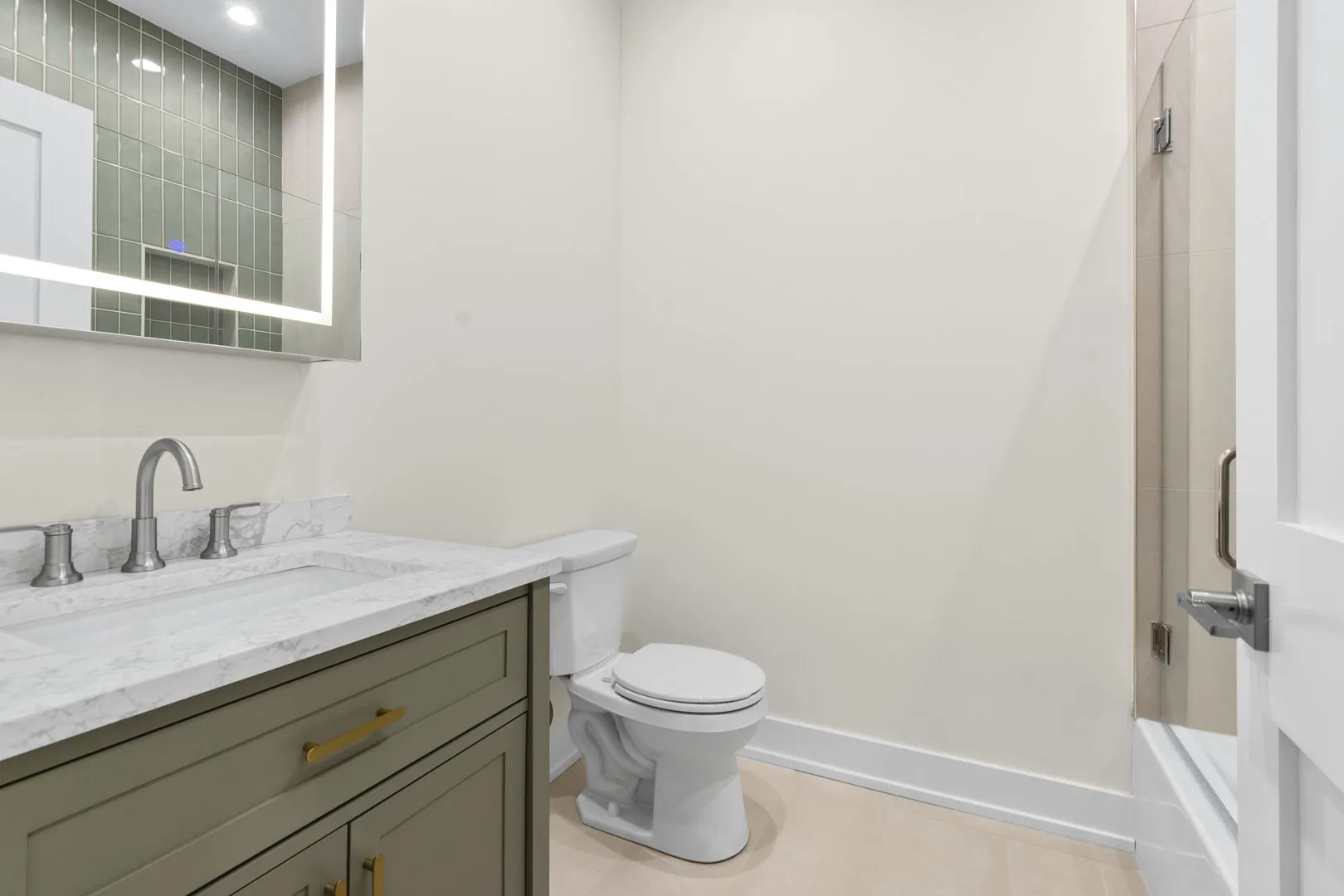 1246 W Bryn Mawr Ave, ,  60660, USA 60660-Chicago-IL