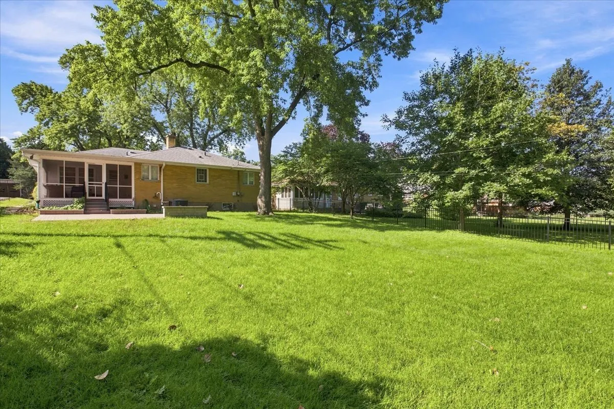 116 W Sturtz St, , 60010, USA 60010-Barrington-IL