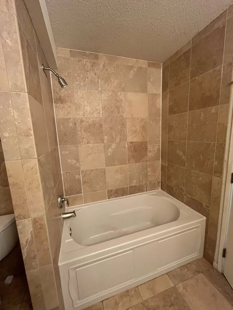 9725 Woods Dr, , 60077, USA 60077-Skokie-IL