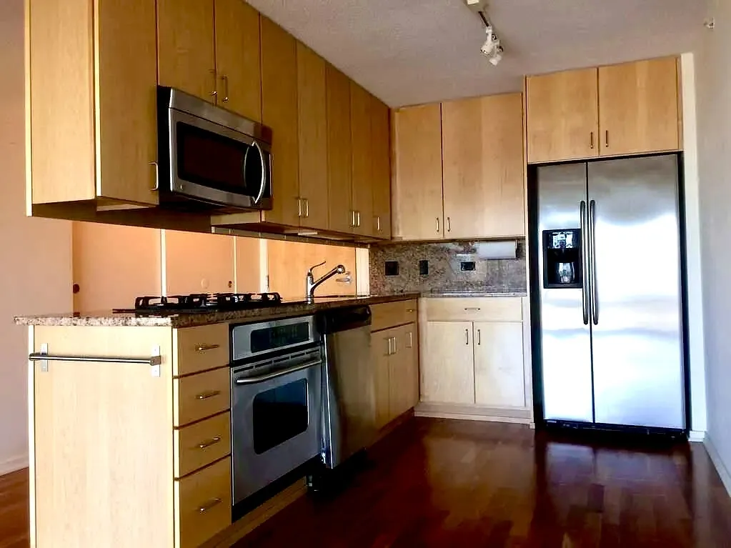 9725 Woods Dr, , 60077, USA 60077-Skokie-IL