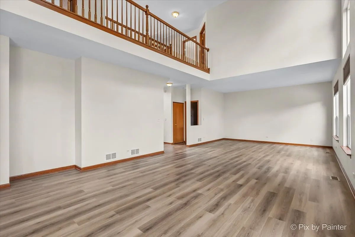 2240 Barrett Dr, ,  60102, USA 60102-Algonquin-IL