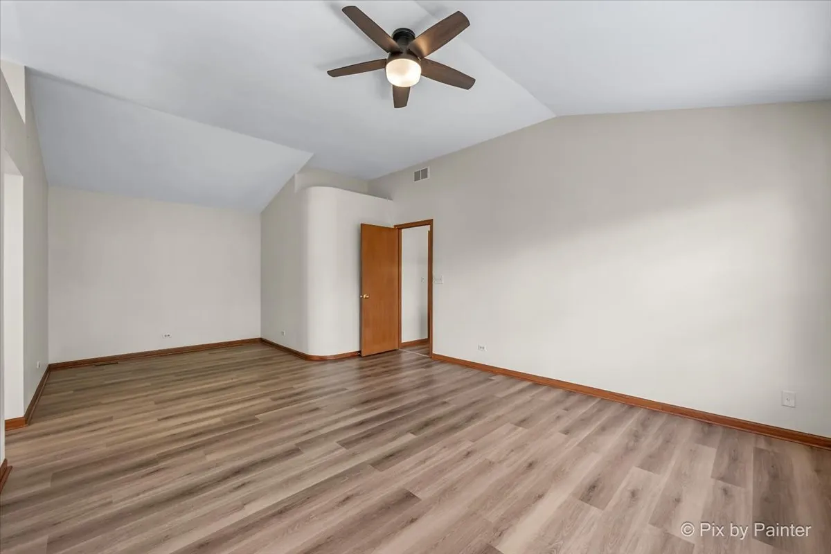 2240 Barrett Dr, ,  60102, USA 60102-Algonquin-IL
