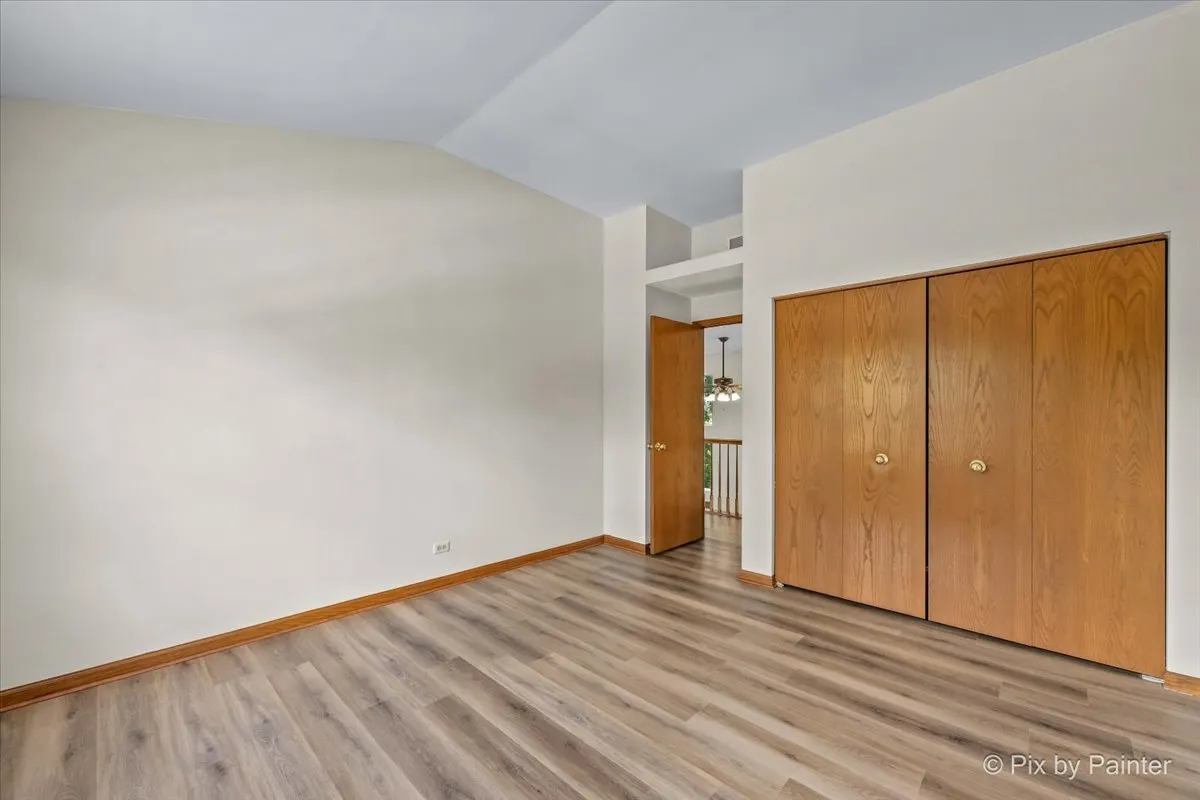 2240 Barrett Dr, ,  60102, USA 60102-Algonquin-IL