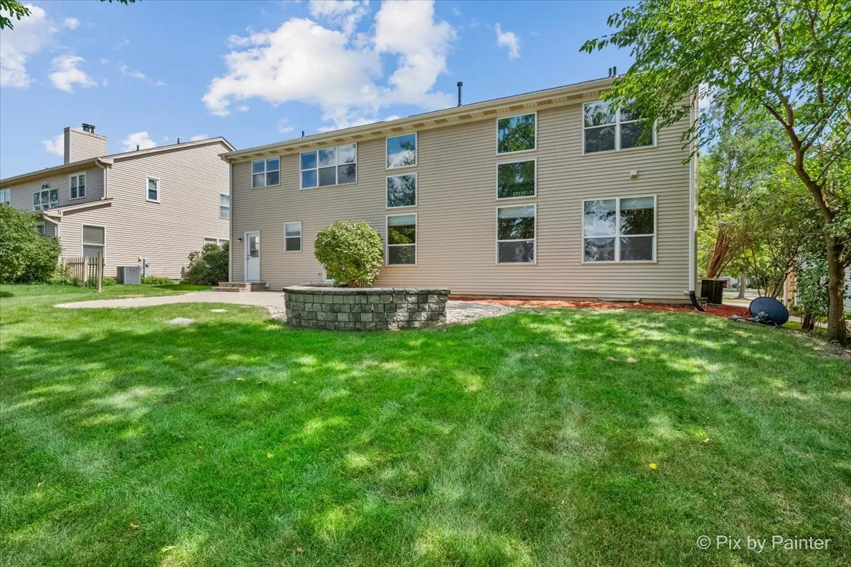 2240 Barrett Dr, ,  60102, USA 60102-Algonquin-IL