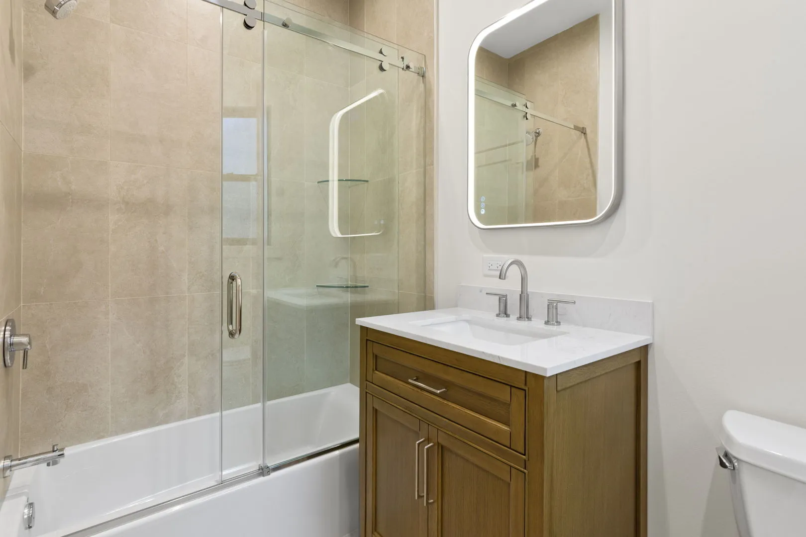 1246 W Bryn Mawr Ave, ,  60660, USA 60660-Chicago-IL