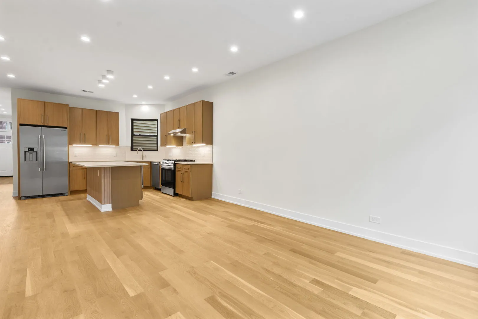 1246 W Bryn Mawr Ave, ,  60660, USA 60660-Chicago-IL