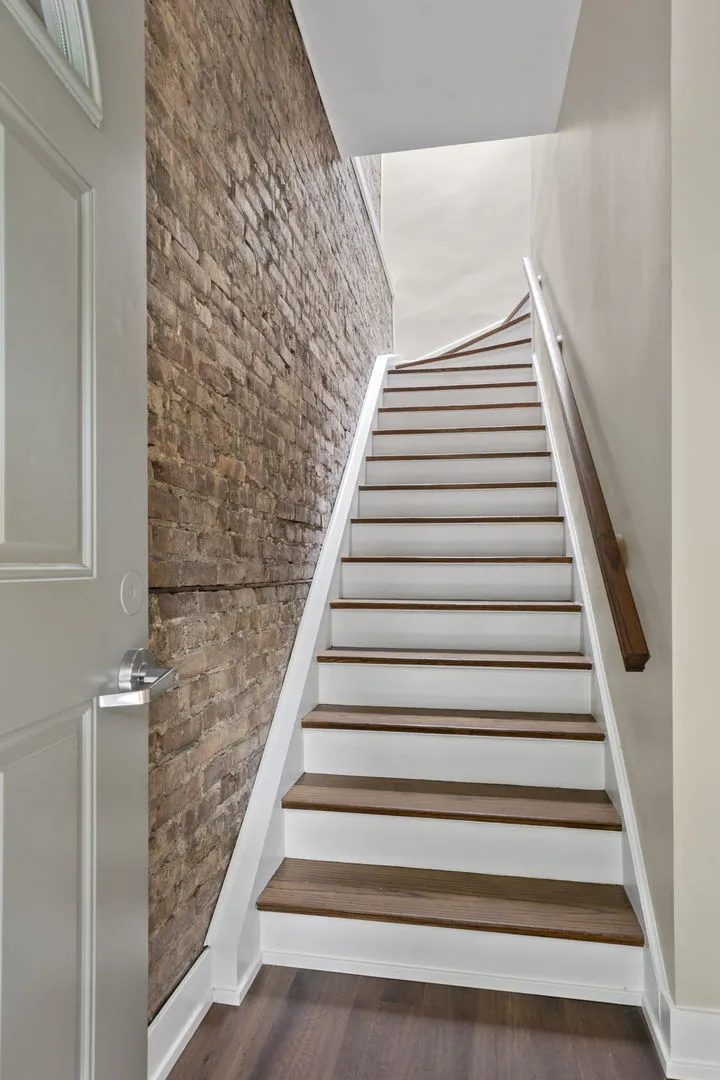 1246 W Bryn Mawr Ave, ,  60660, USA 60660-Chicago-IL