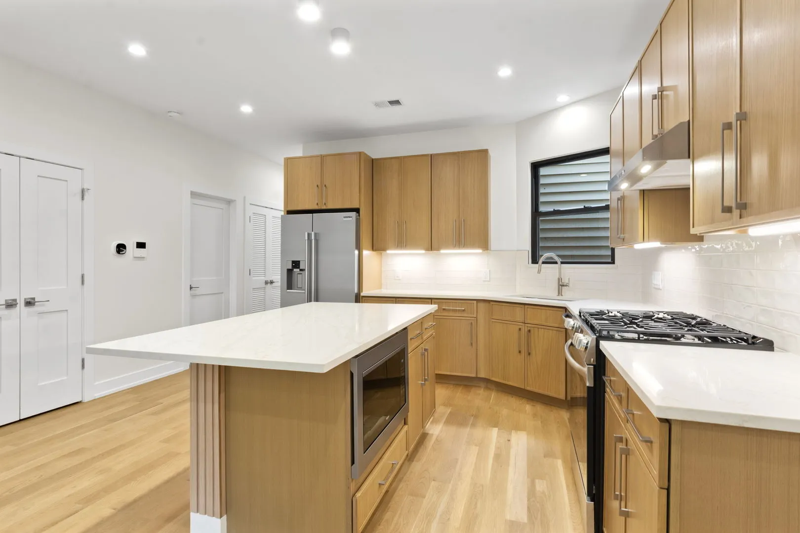 1246 W Bryn Mawr Ave, ,  60660, USA 60660-Chicago-IL