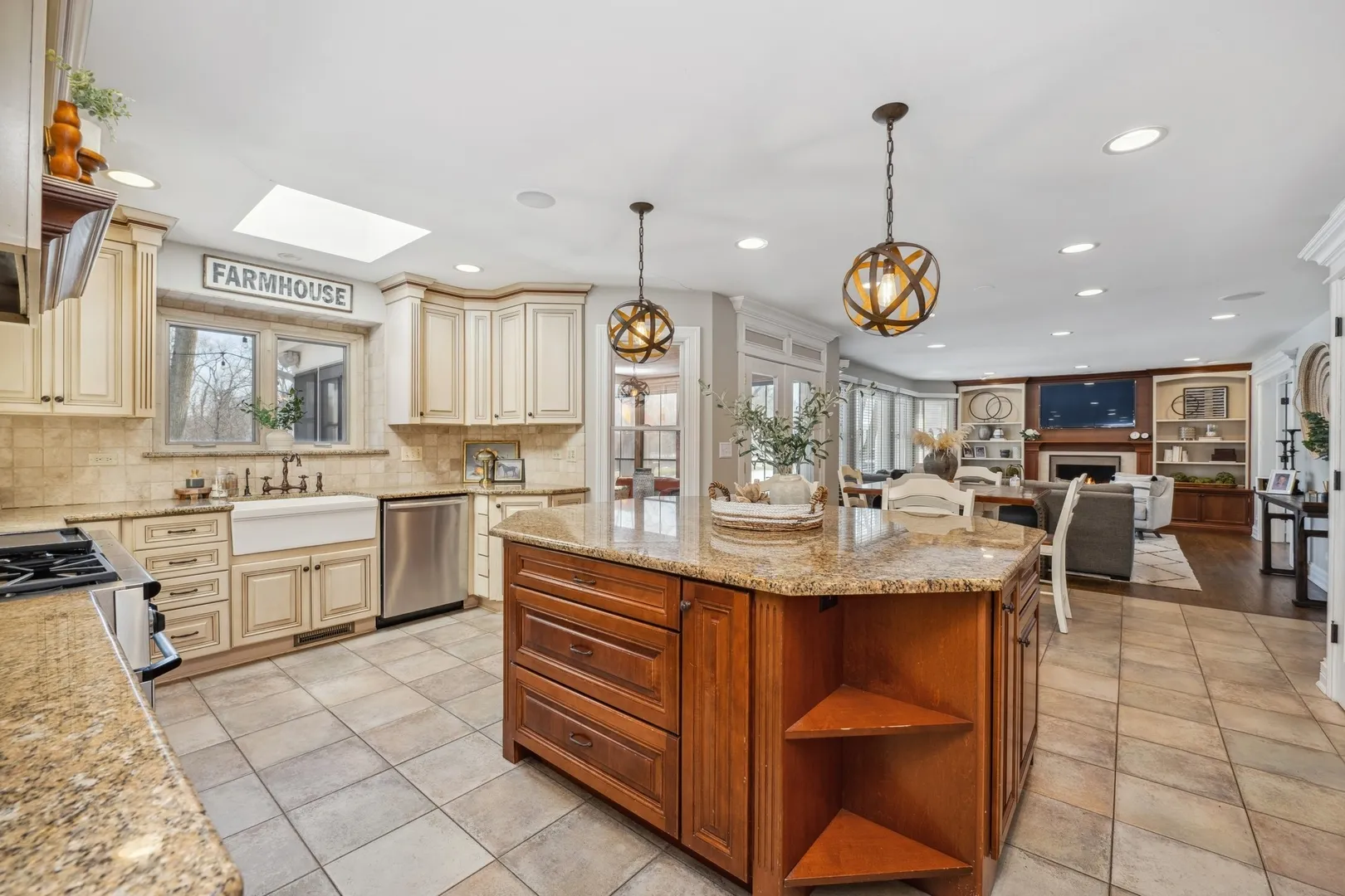 2104 Kenton Ln, , 60048, USA 60048-Libertyville-IL