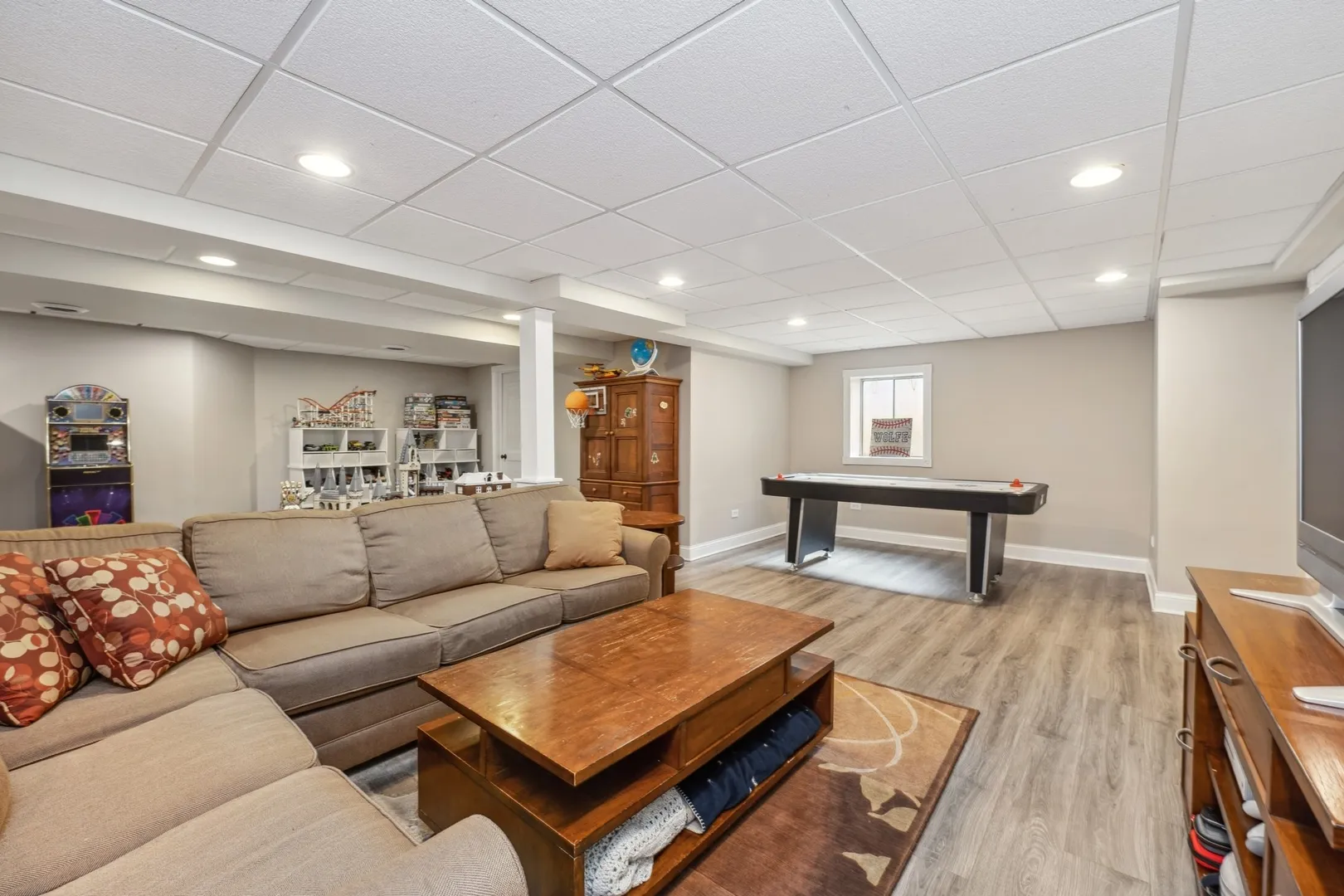 2104 Kenton Ln, , 60048, USA 60048-Libertyville-IL