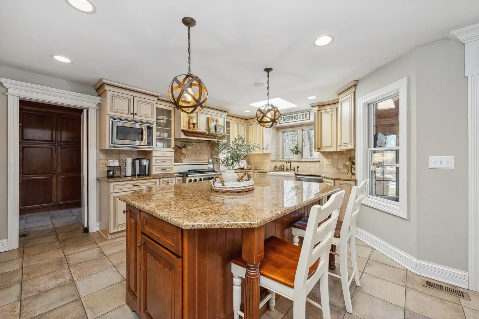 2104 Kenton Ln, , 60048, USA 60048-Libertyville-IL