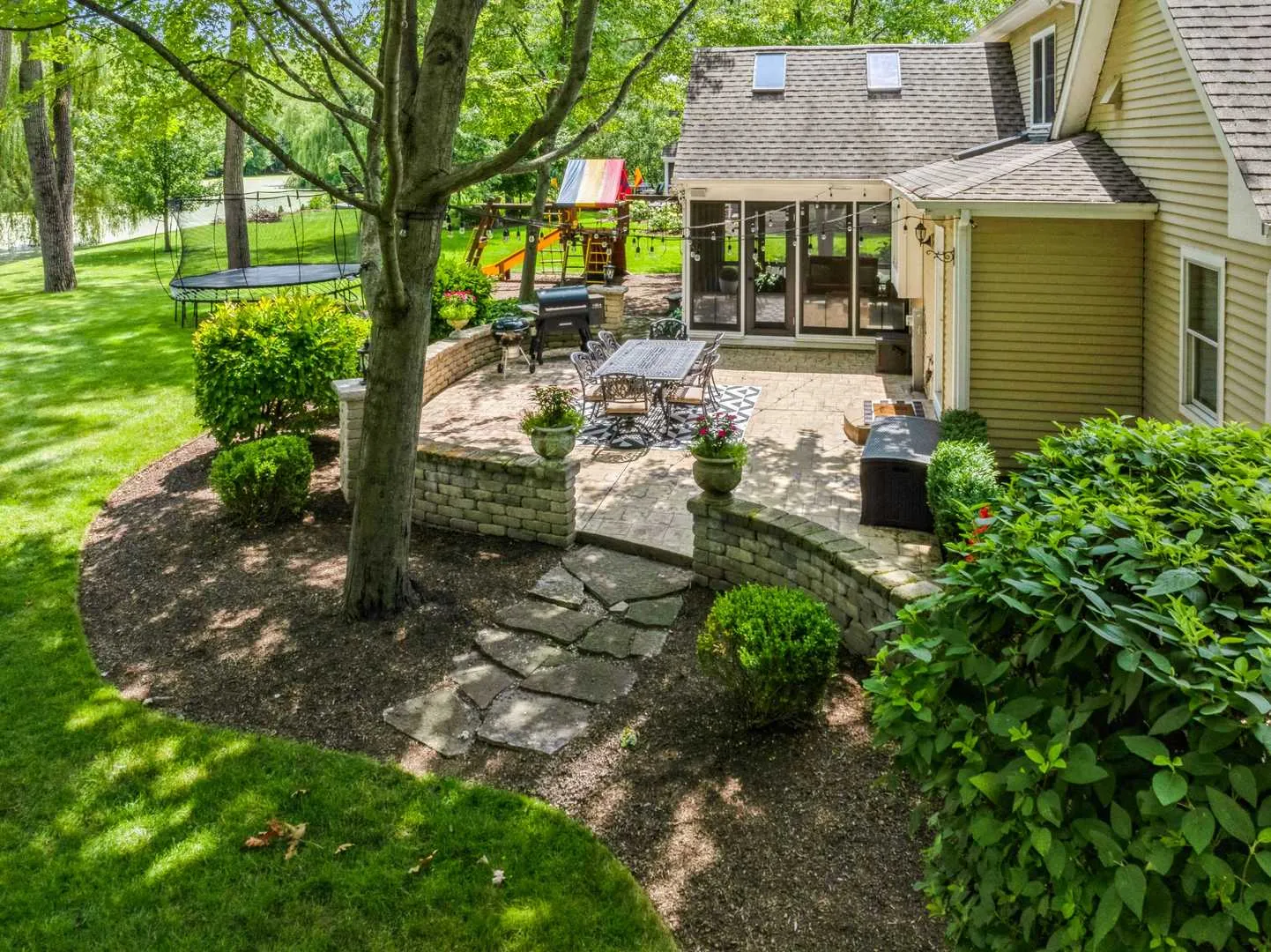 2104 Kenton Ln, , 60048, USA 60048-Libertyville-IL
