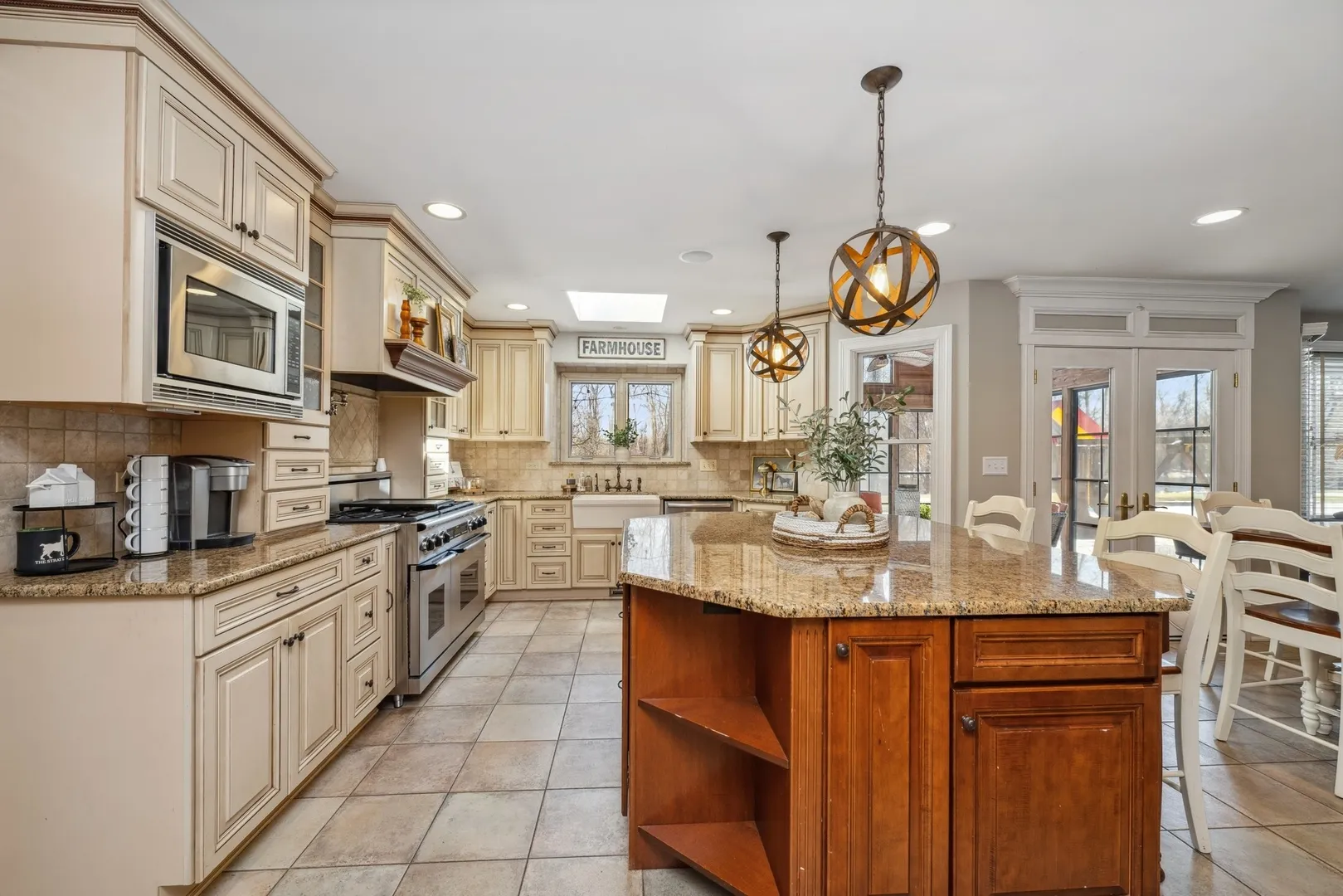 2104 Kenton Ln, , 60048, USA 60048-Libertyville-IL