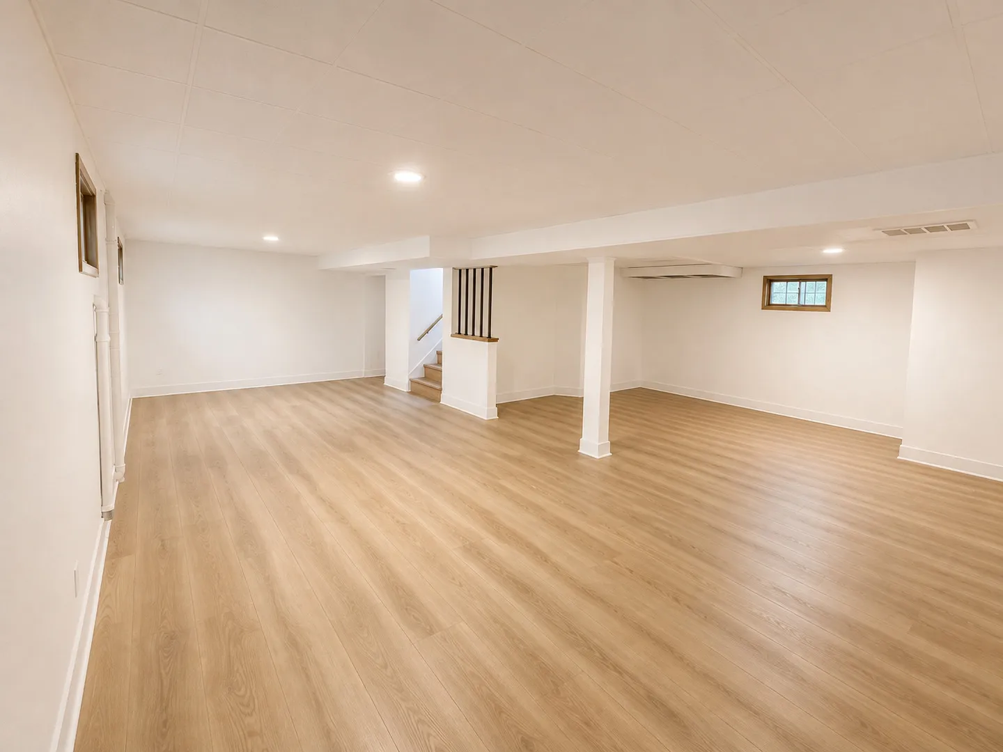 695 N Indiana St, ,  60126, USA 60126-Elmhurst-IL