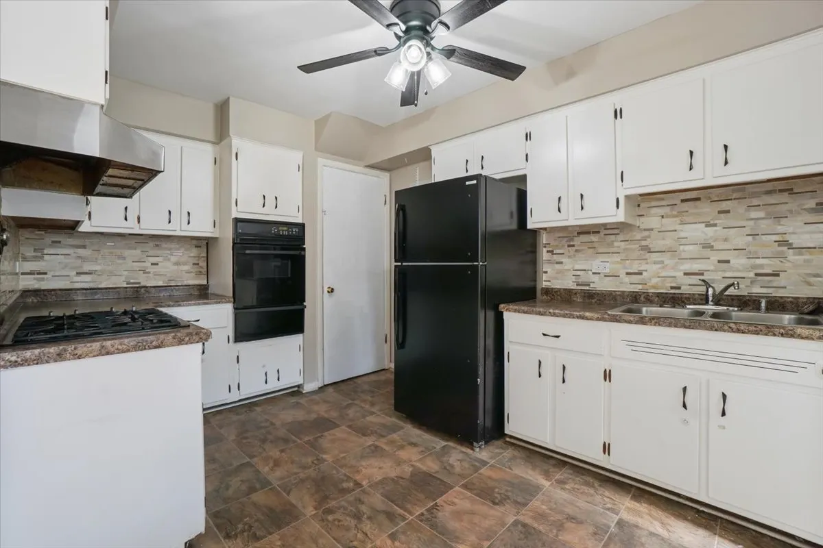 9115 Gross Point Rd, , 60077, USA 60077-Skokie-IL