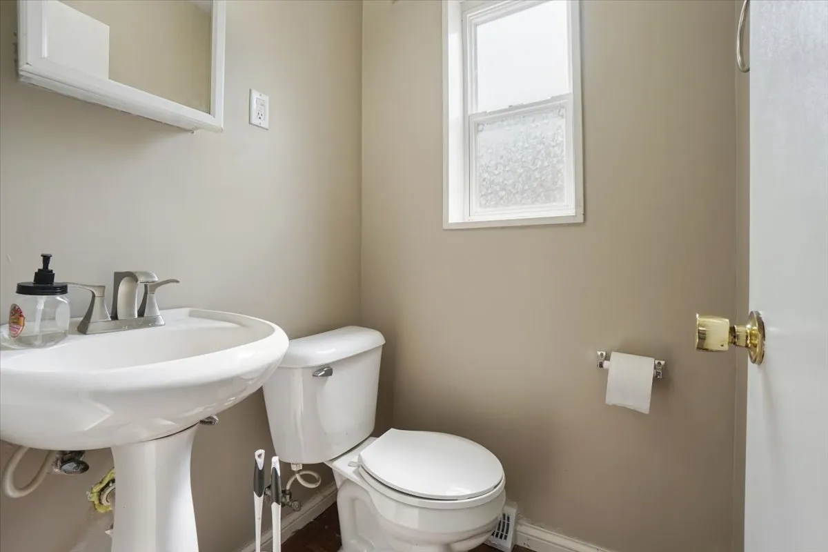 9115 Gross Point Rd, , 60077, USA 60077-Skokie-IL