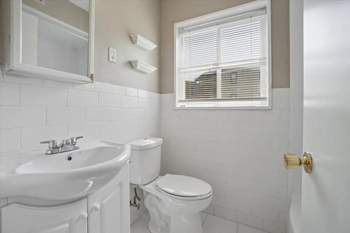 9115 Gross Point Rd, , 60077, USA 60077-Skokie-IL