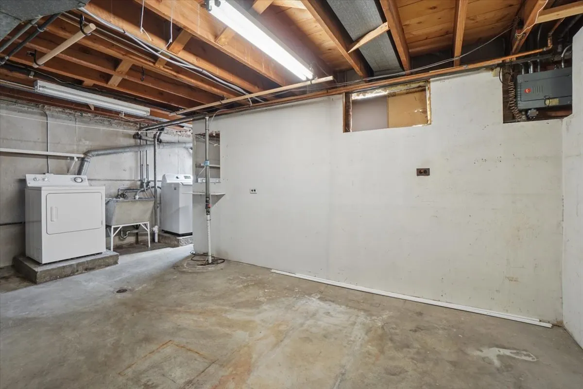 9115 Gross Point Rd, , 60077, USA 60077-Skokie-IL