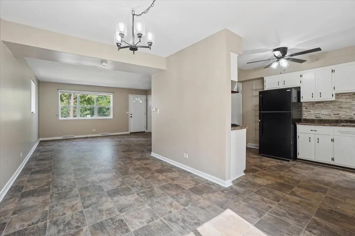 9115 Gross Point Rd, , 60077, USA 60077-Skokie-IL