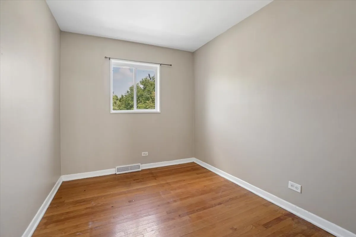 9115 Gross Point Rd, , 60077, USA 60077-Skokie-IL