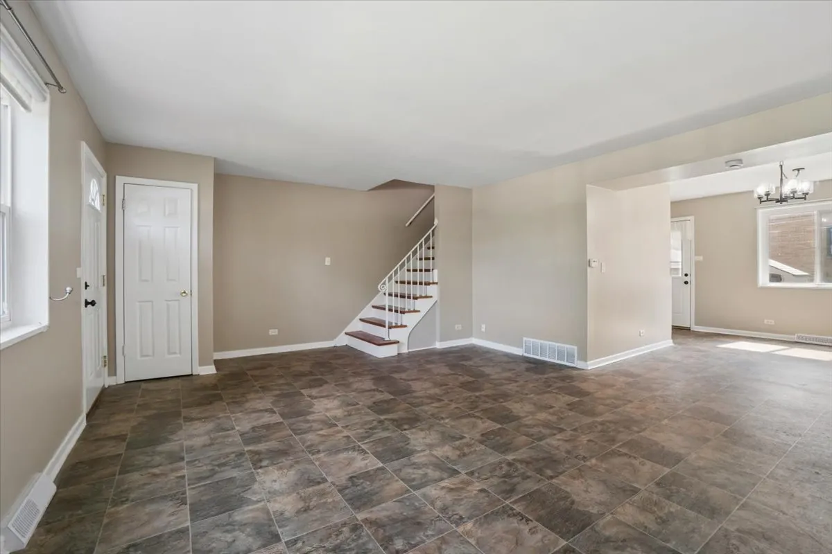 9115 Gross Point Rd, , 60077, USA 60077-Skokie-IL