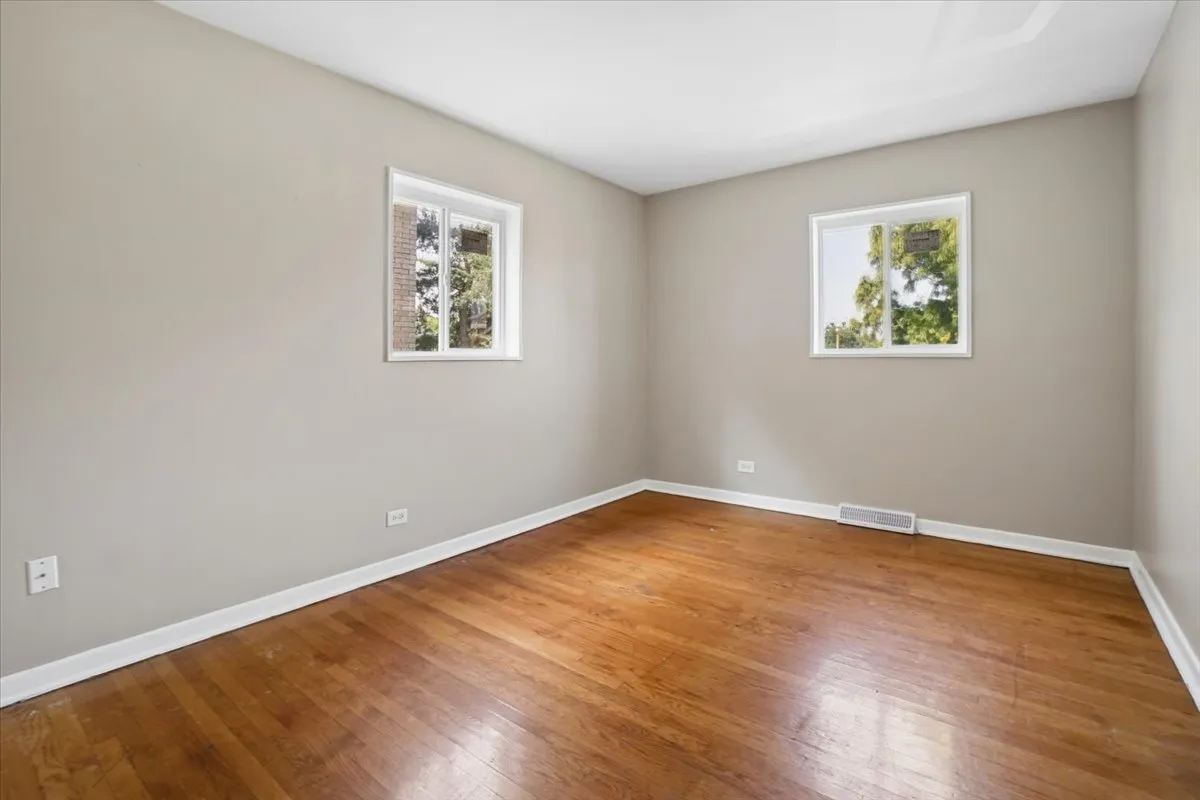9115 Gross Point Rd, , 60077, USA 60077-Skokie-IL