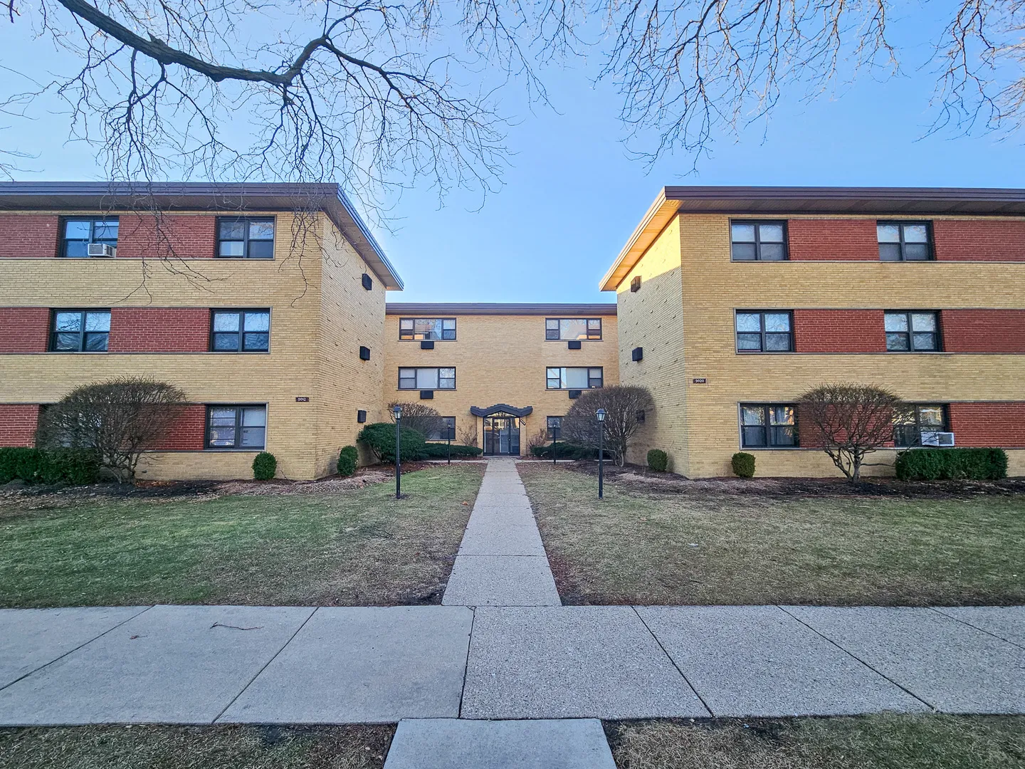 9016 Lamon Ave, , 60077, USA 60077-Skokie-IL