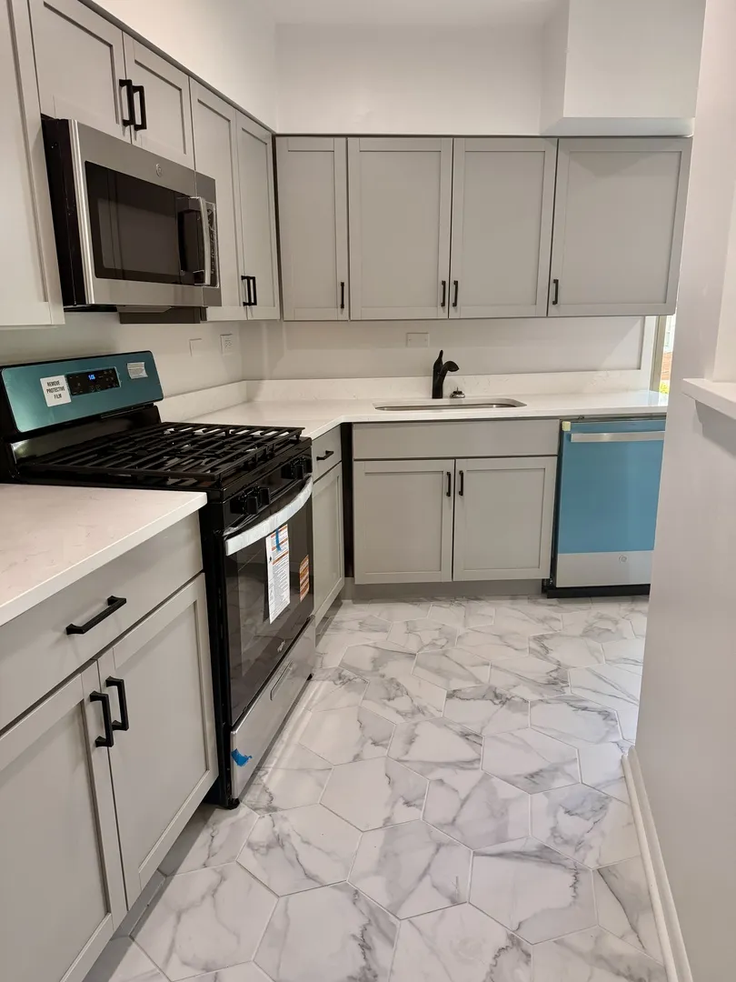 8537 Niles Center Rd, , 60077, USA 60077-Skokie-IL