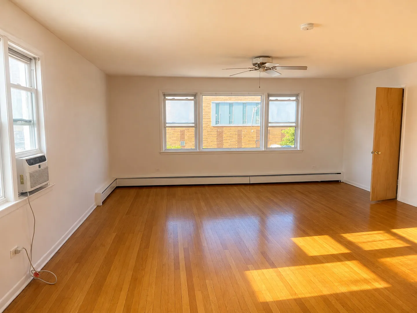 3923 W Howard St, , 60076, USA 60076-Skokie-IL