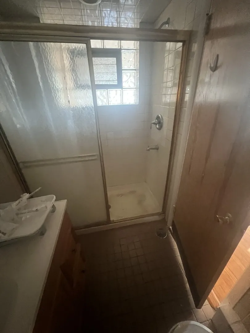 3923 W Howard St, , 60076, USA 60076-Skokie-IL
