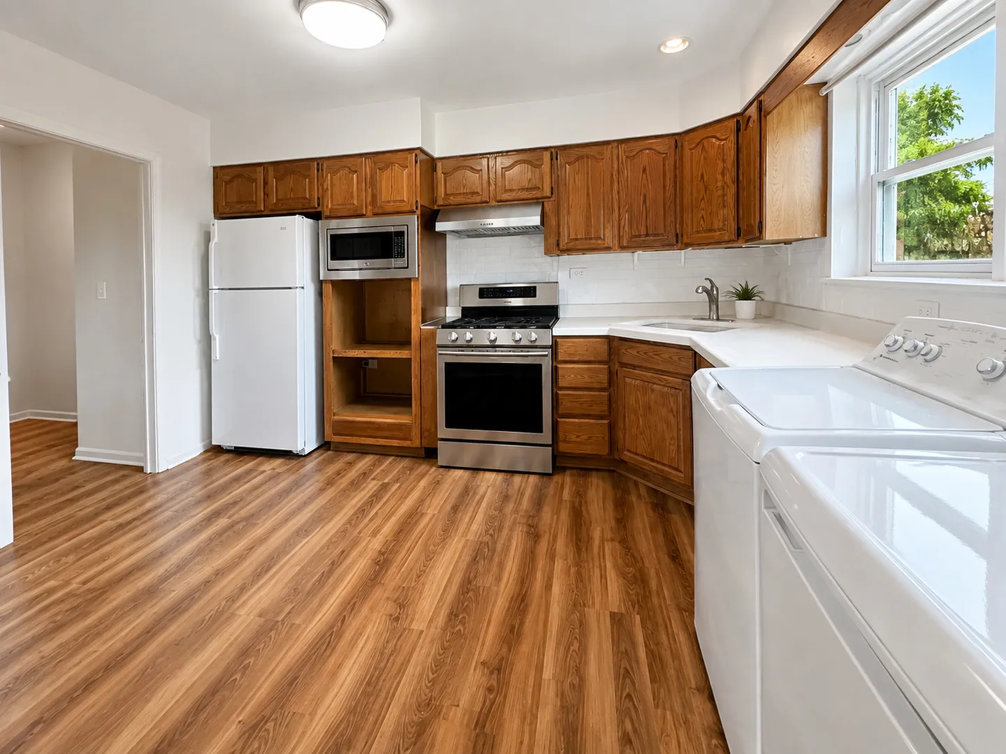 3923 W Howard St, , 60076, USA 60076-Skokie-IL
