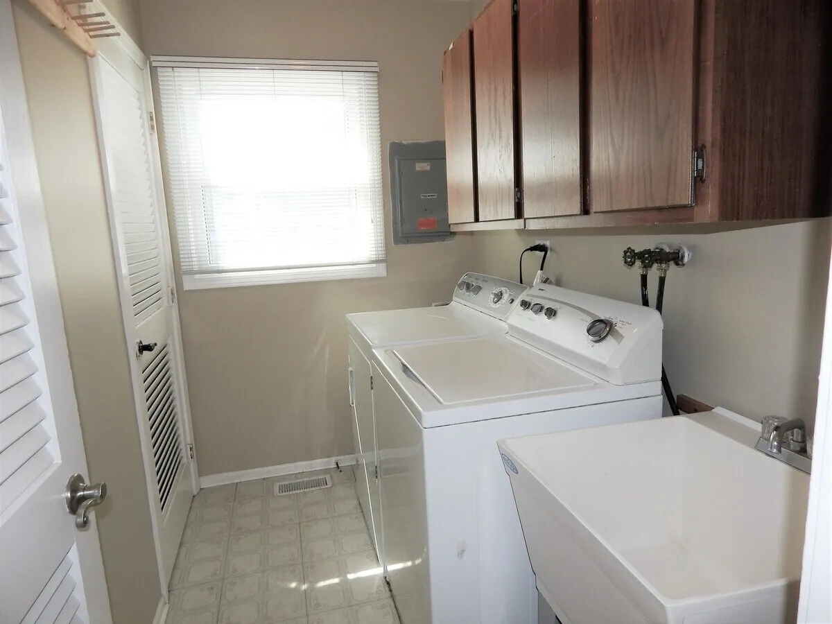 920 Chaucer Way, ,  60089, USA 60089-Buffalo Grove-IL