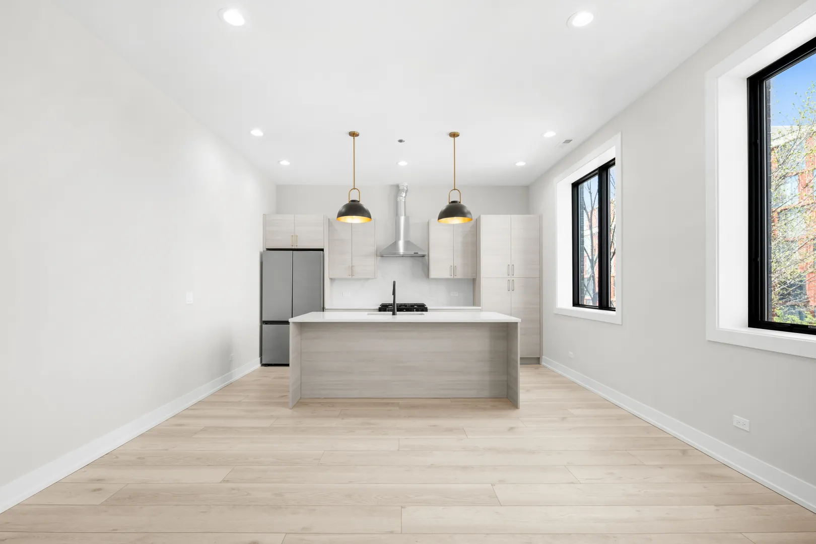 1331 W Taylor St, , 60607, USA 60607-Chicago-IL
