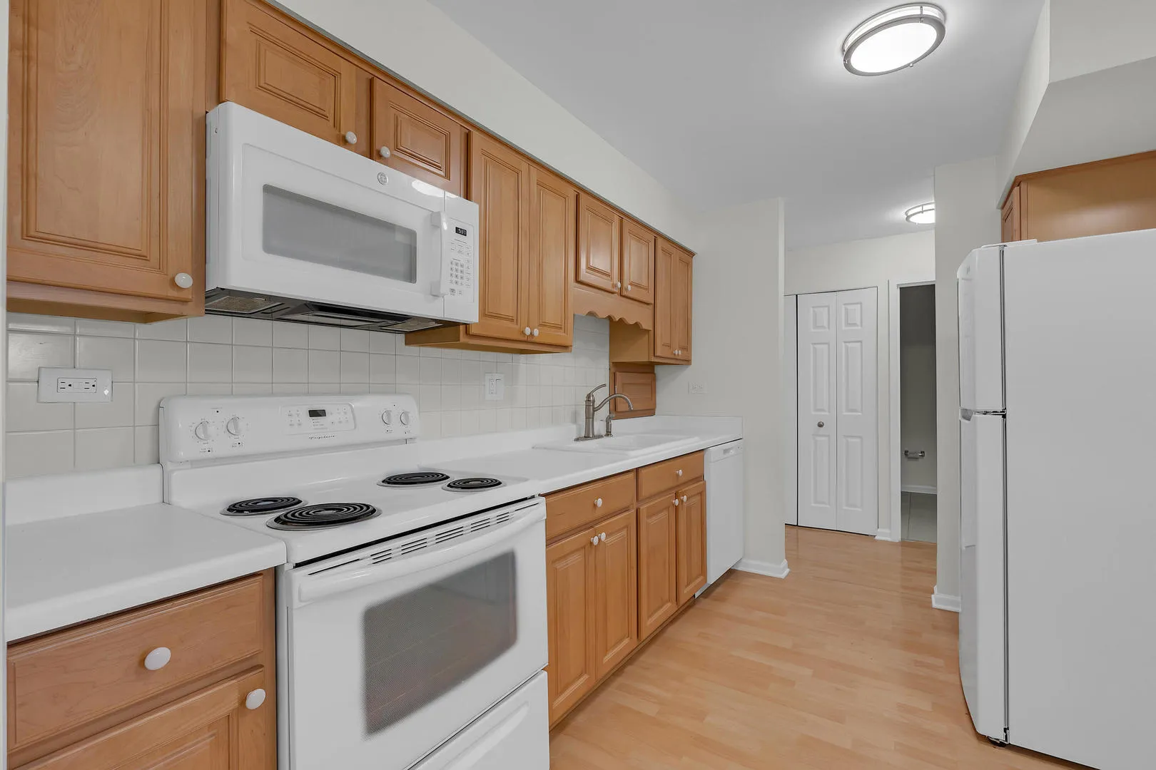 1415 E Central Rd, ,  60005, USA 60005-Arlington Heights-IL