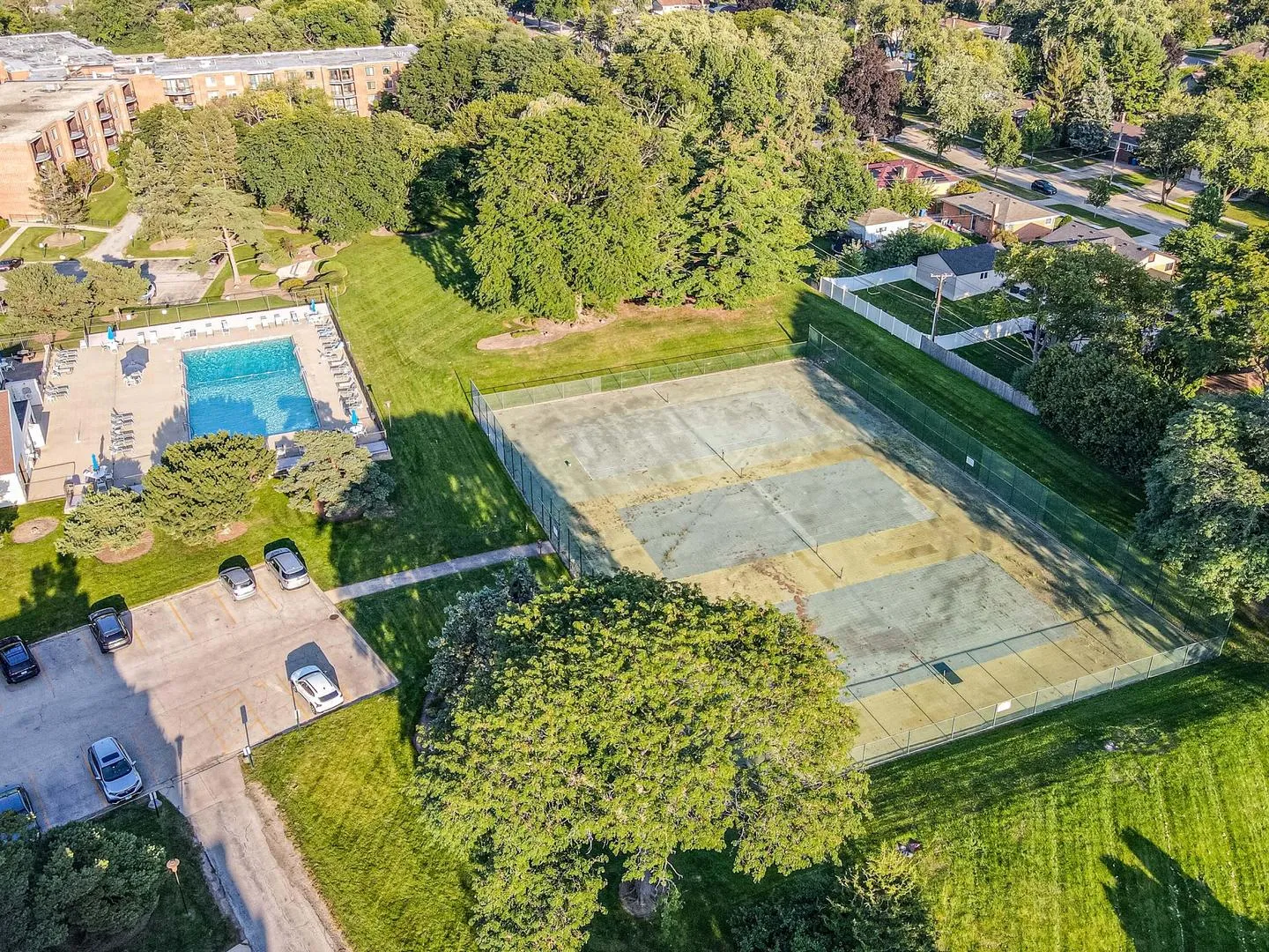 1415 E Central Rd, ,  60005, USA 60005-Arlington Heights-IL