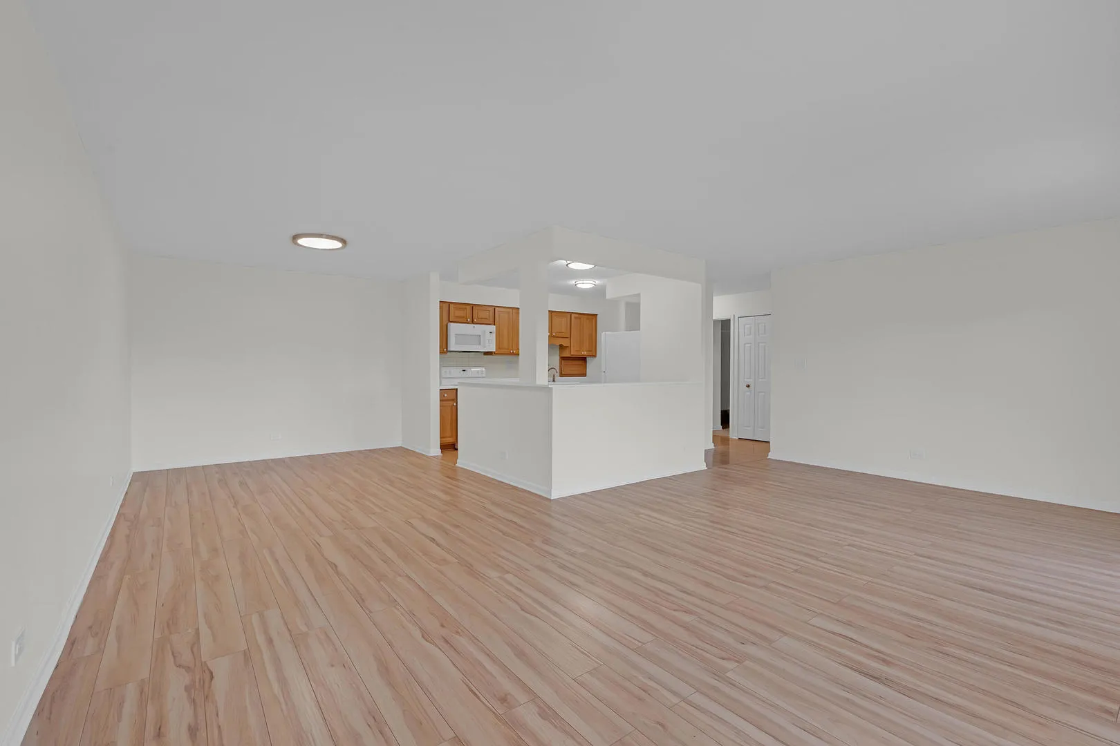 1415 E Central Rd, ,  60005, USA 60005-Arlington Heights-IL