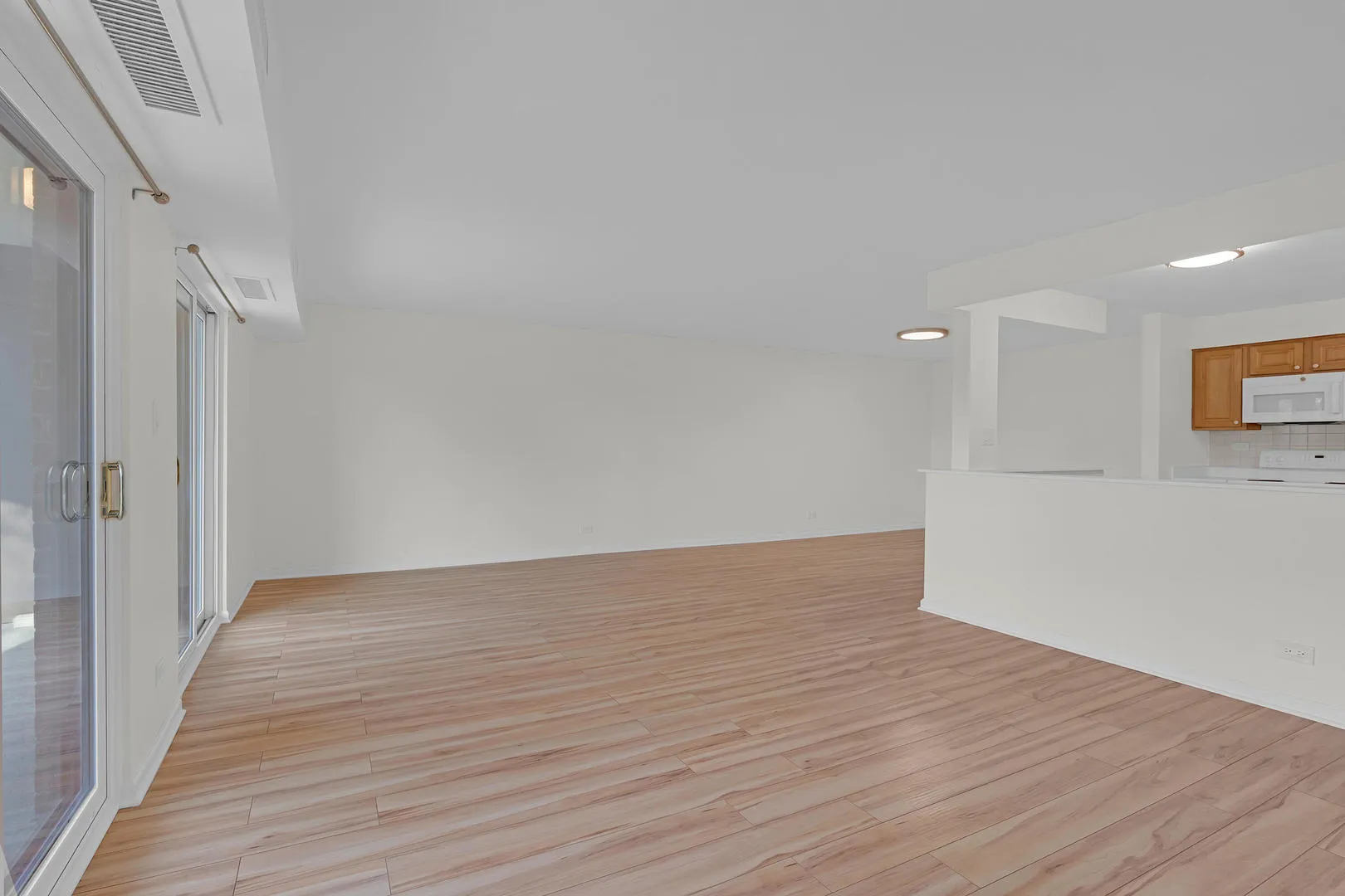 1415 E Central Rd, ,  60005, USA 60005-Arlington Heights-IL