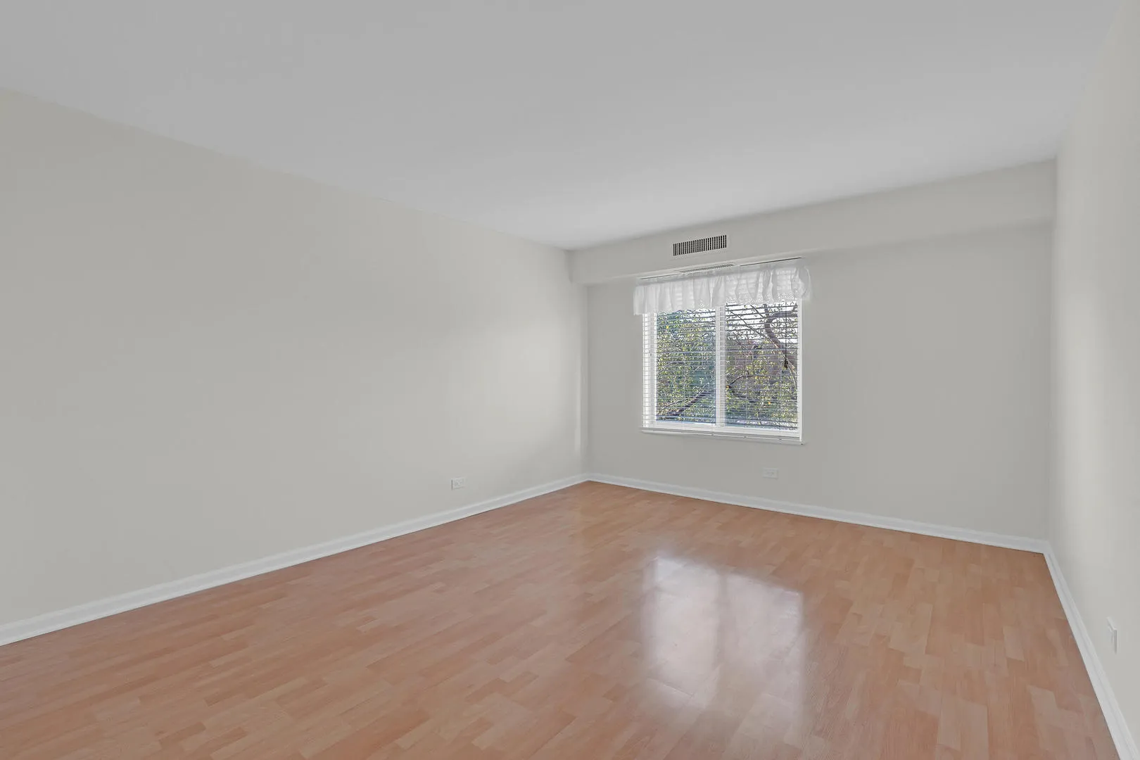 1415 E Central Rd, ,  60005, USA 60005-Arlington Heights-IL