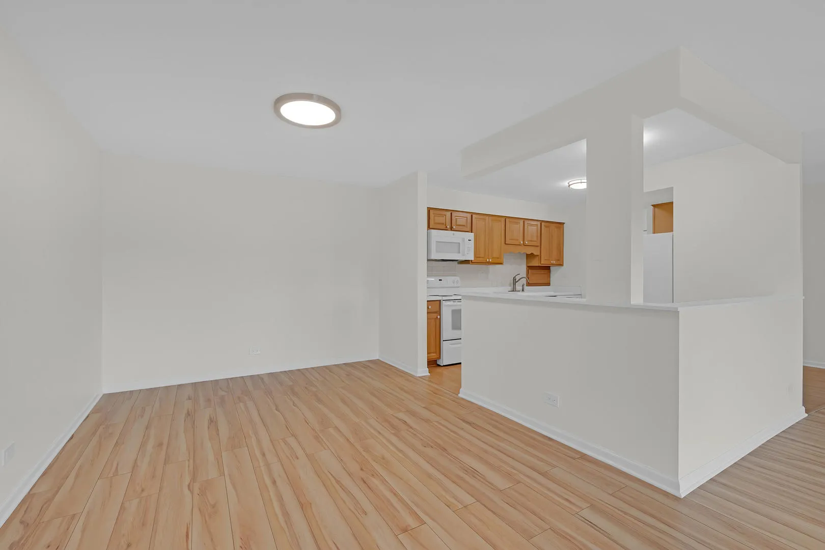 1415 E Central Rd, ,  60005, USA 60005-Arlington Heights-IL