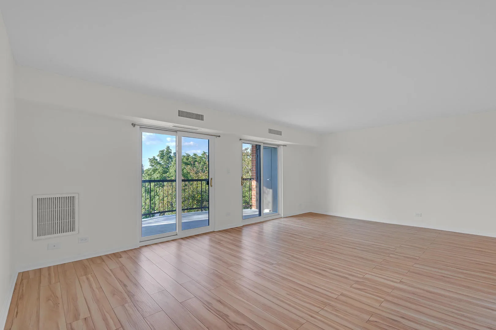 1415 E Central Rd, ,  60005, USA 60005-Arlington Heights-IL