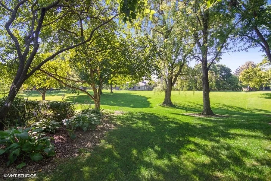 25 N Shoreline Rd, , 60010, USA 60010-Lake Barrington-IL