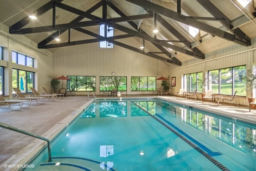 25 N Shoreline Rd, , 60010, USA 60010-Lake Barrington-IL