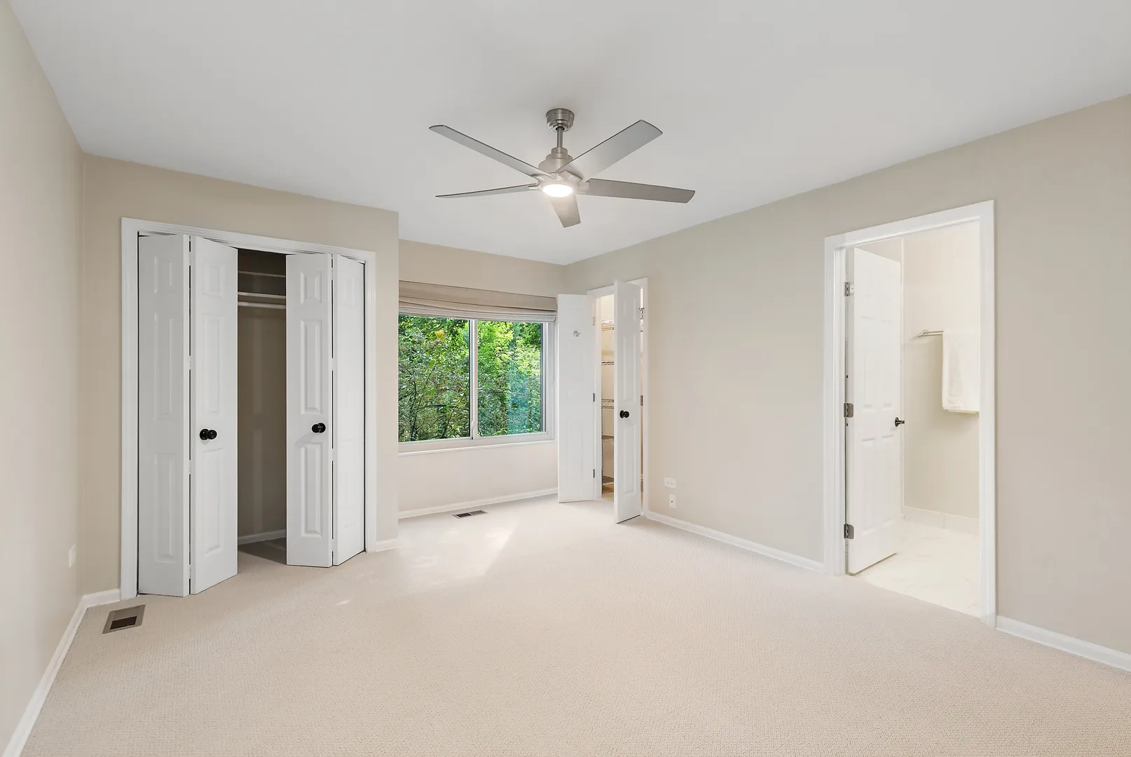 25 N Shoreline Rd, , 60010, USA 60010-Lake Barrington-IL