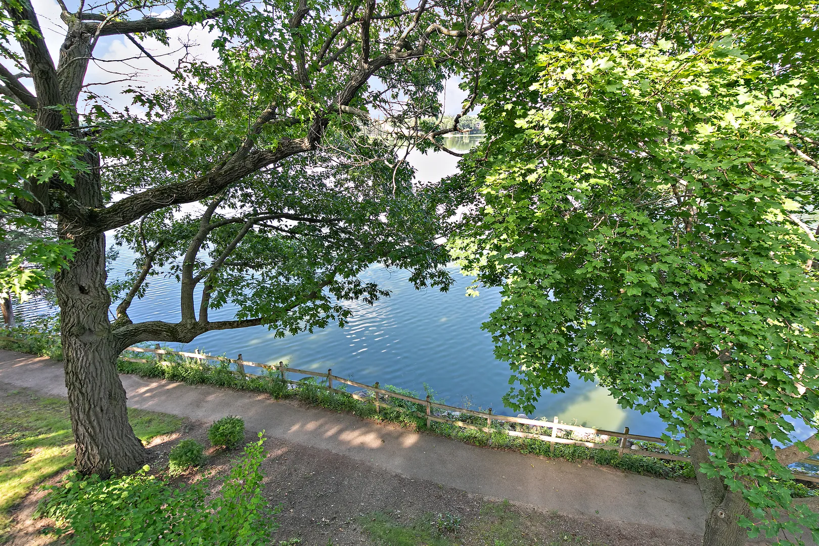 25 N Shoreline Rd, , 60010, USA 60010-Lake Barrington-IL